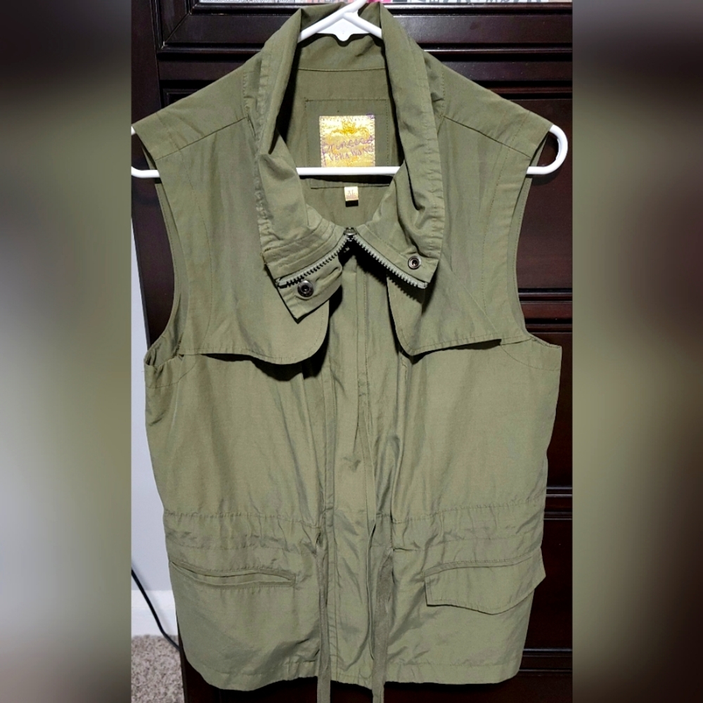 Womans Vera Wang Princess Cargo Vest - XL